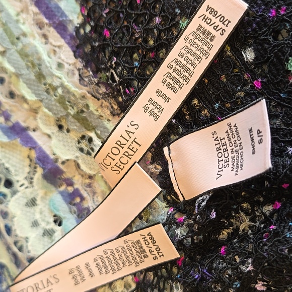 Bundle of Victoria's Secret - Bras & Panties - - Picture 3 of 7